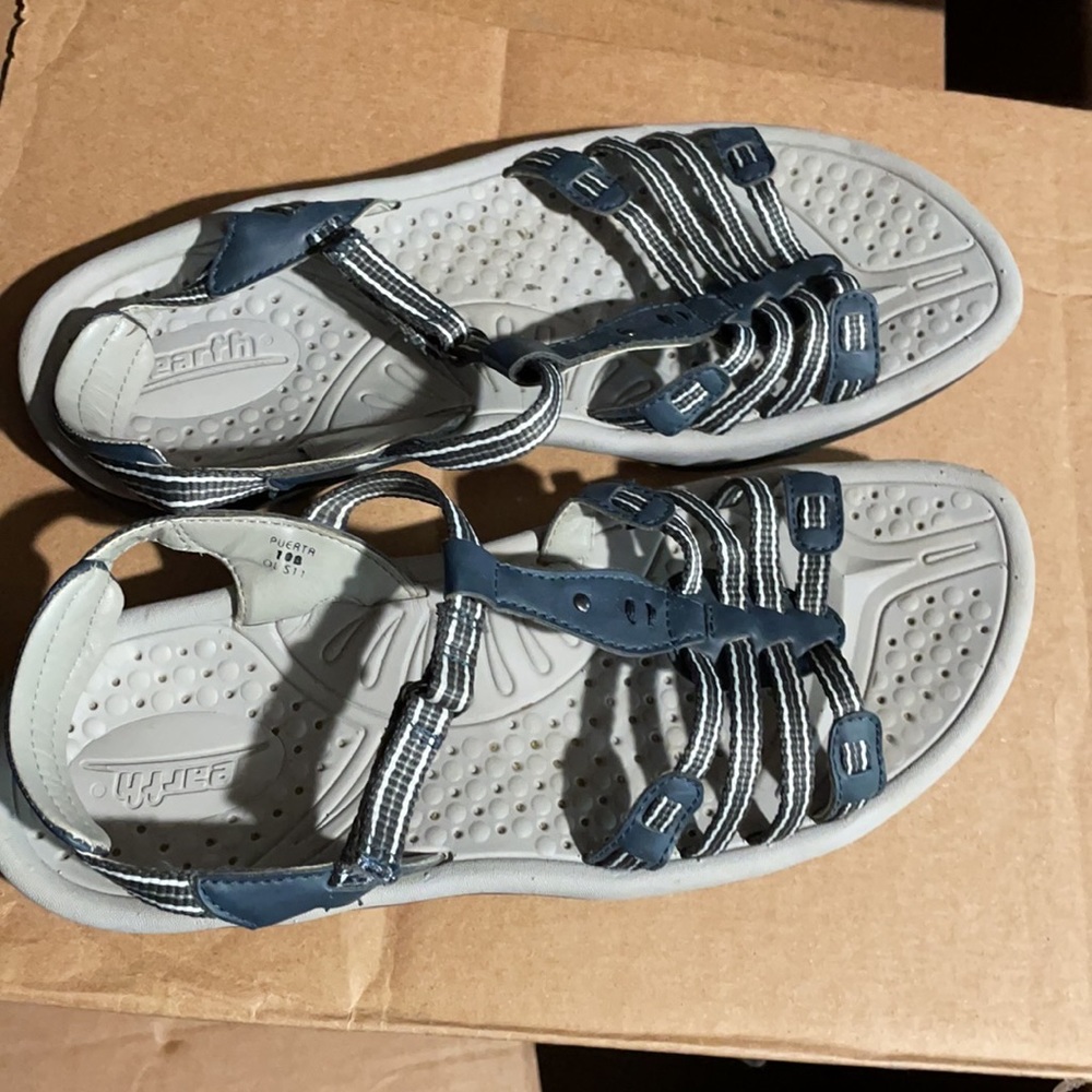 Women sandals